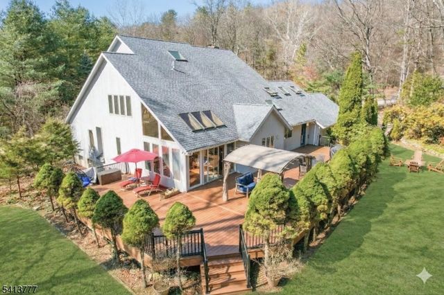 15 Mountain Spring Dr, Sparta Twp., NJ 07871