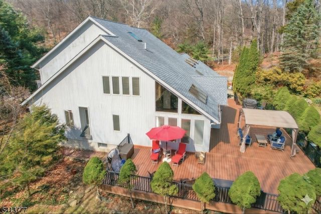 15 Mountain Spring Dr, Sparta Twp., NJ 07871