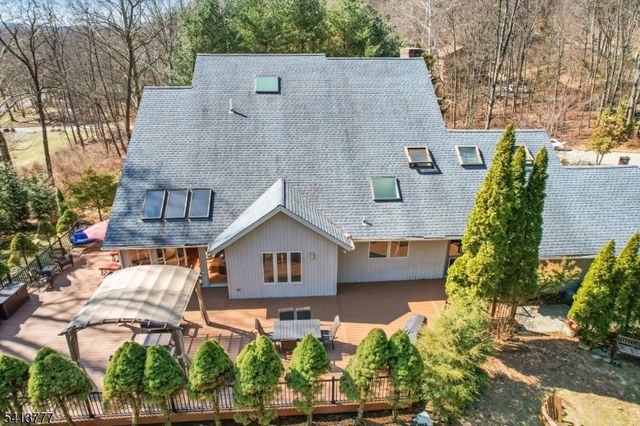 15 Mountain Spring Dr, Sparta Twp., NJ 07871