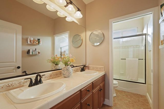 2246 Katzakian Way, Lodi, CA 95242