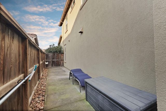 2246 Katzakian Way, Lodi, CA 95242