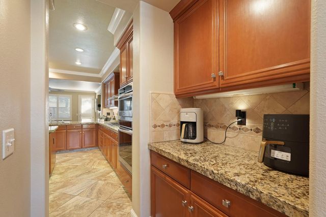 2246 Katzakian Way, Lodi, CA 95242