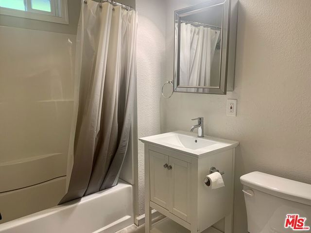 5623 Homeside Avenue, Los Angeles, CA 90016