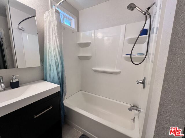 5623 Homeside Avenue, Los Angeles, CA 90016