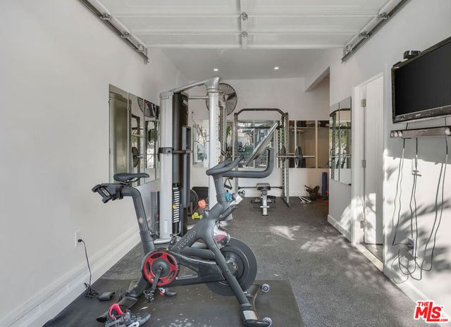 5623 Homeside Avenue, Los Angeles, CA 90016