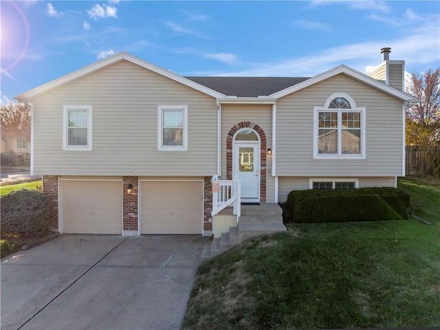 10300 N Grand Avenue, Kansas City, MO 64155