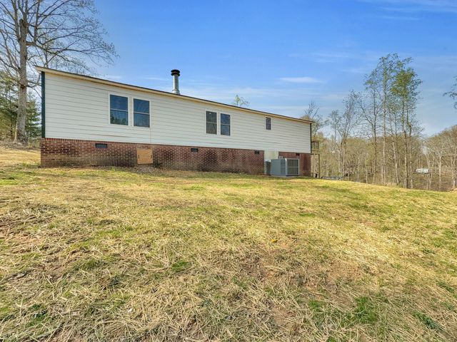 444 Dogwood Dr, Erin, TN 37061