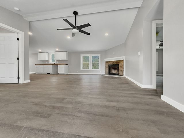 444 Dogwood Dr, Erin, TN 37061
