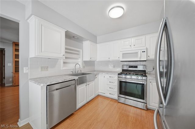1484 Woodlake Boulevard, Stow, OH 44224