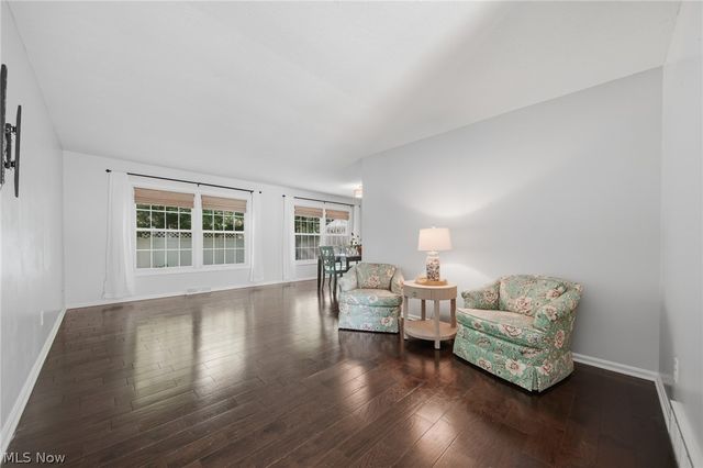 1484 Woodlake Boulevard, Stow, OH 44224