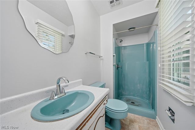 1484 Woodlake Boulevard, Stow, OH 44224