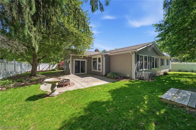 1484 Woodlake Boulevard, Stow, OH 44224