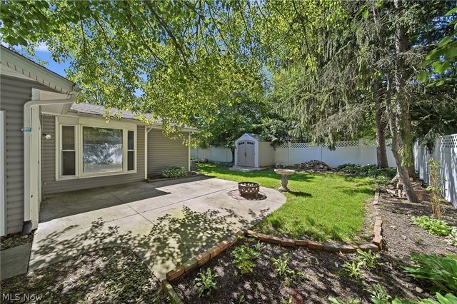 1484 Woodlake Boulevard, Stow, OH 44224