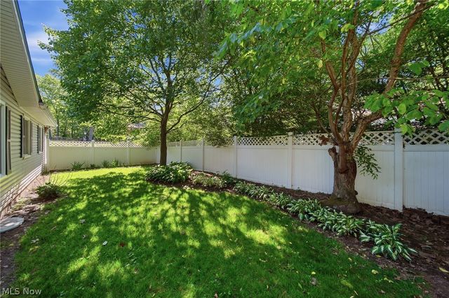 1484 Woodlake Boulevard, Stow, OH 44224