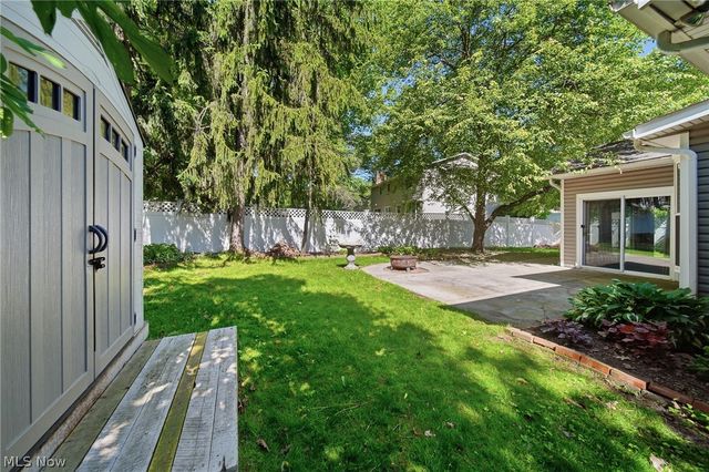 1484 Woodlake Boulevard, Stow, OH 44224