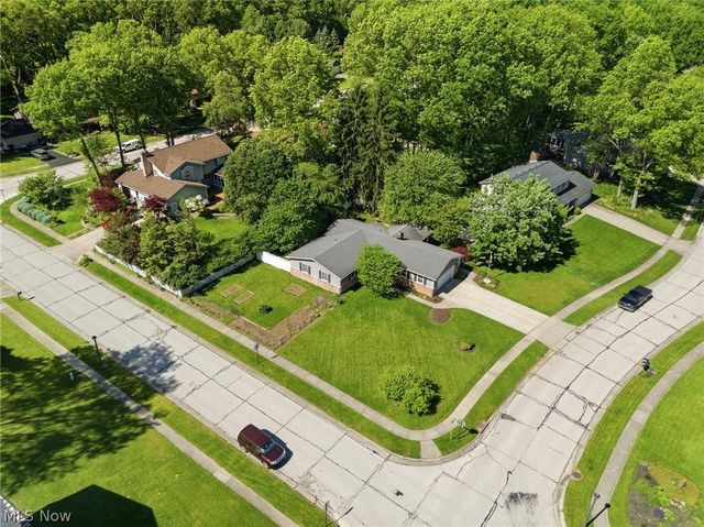 1484 Woodlake Boulevard, Stow, OH 44224