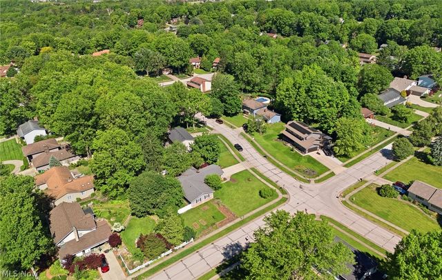 1484 Woodlake Boulevard, Stow, OH 44224