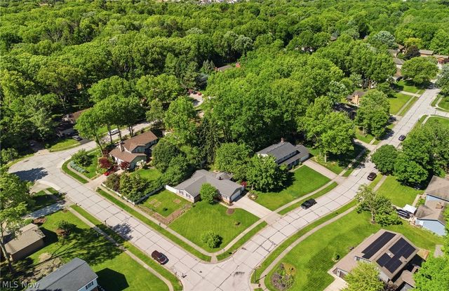 1484 Woodlake Boulevard, Stow, OH 44224