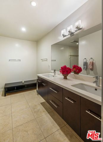 1301 17th Street 102, Santa Monica, CA 90404