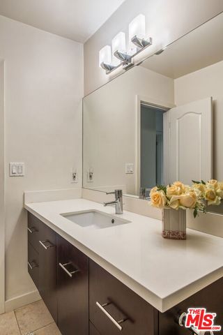 1301 17th Street 102, Santa Monica, CA 90404