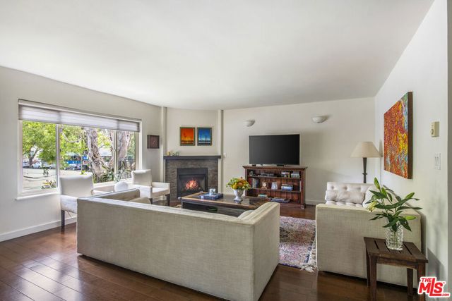 1301 17th Street 102, Santa Monica, CA 90404