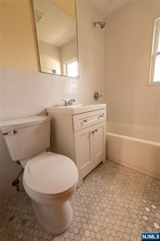 10 Eastbrook Drive, River Edge, NJ 07661