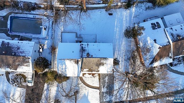 10 Eastbrook Drive, River Edge, NJ 07661