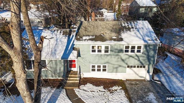 10 Eastbrook Drive, River Edge, NJ 07661