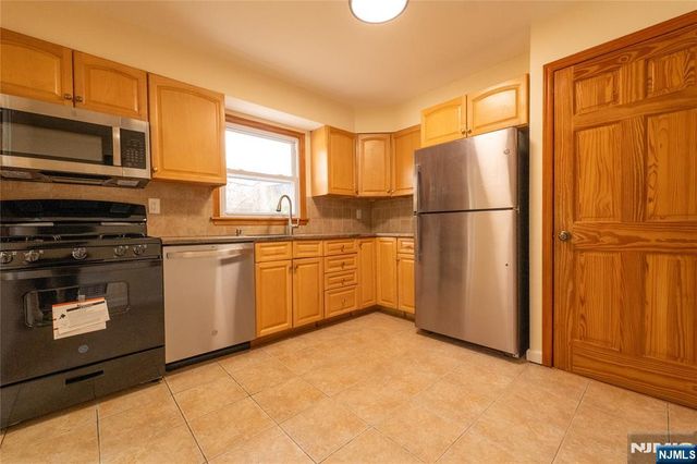 10 Eastbrook Drive, River Edge, NJ 07661