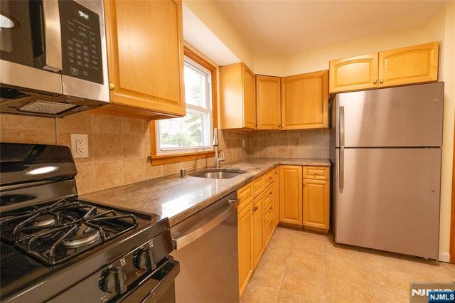 10 Eastbrook Drive, River Edge, NJ 07661