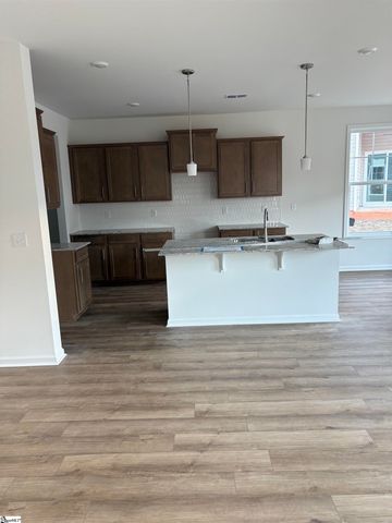 5082 Sunnycreek Drive, Boiling Springs, SC 29316