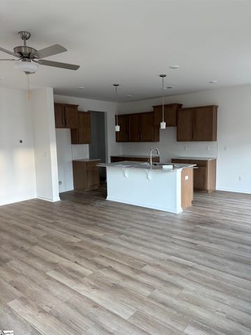 5082 Sunnycreek Drive, Boiling Springs, SC 29316