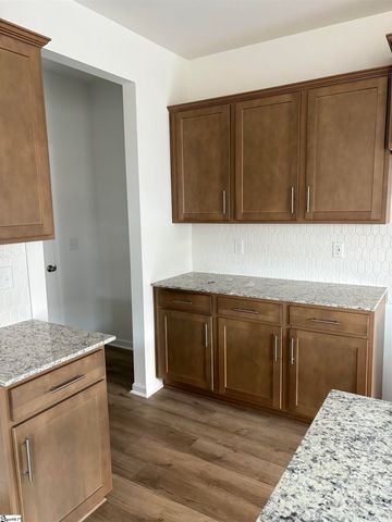 5082 Sunnycreek Drive, Boiling Springs, SC 29316