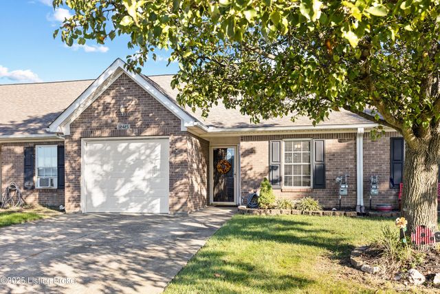 12425 Spring Meadow Dr, Louisville, KY 40229
