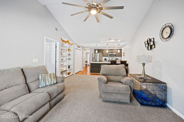 12425 Spring Meadow Dr, Louisville, KY 40229