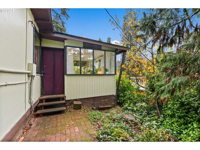 1933 E 28th Ave, Eugene, OR 97403