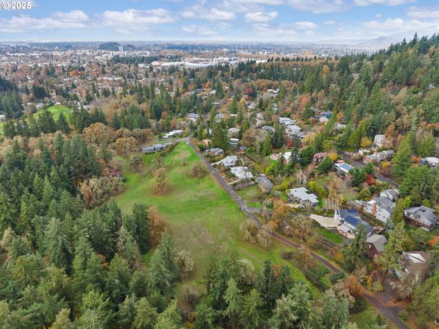 1933 E 28th Ave, Eugene, OR 97403