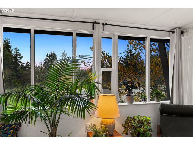 1933 E 28th Ave, Eugene, OR 97403