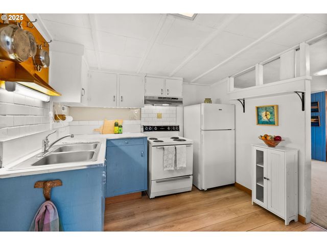 1933 E 28th Ave, Eugene, OR 97403