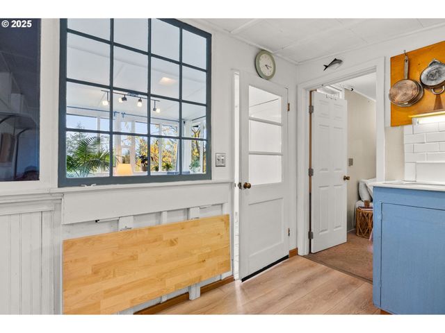 1933 E 28th Ave, Eugene, OR 97403