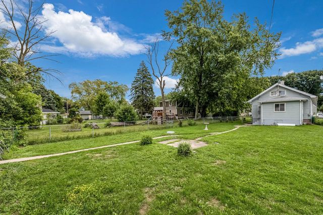 2436 E Whittaker AVENUE, Saint Francis, WI 53235