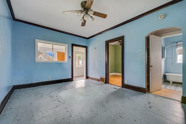 2436 E Whittaker AVENUE, Saint Francis, WI 53235