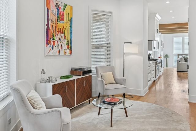 2708 N Albany Avenue, Chicago, IL 60647