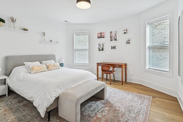 2708 N Albany Avenue, Chicago, IL 60647