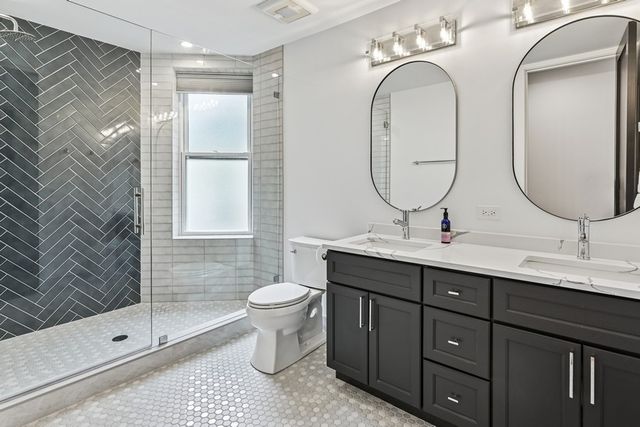 2708 N Albany Avenue, Chicago, IL 60647