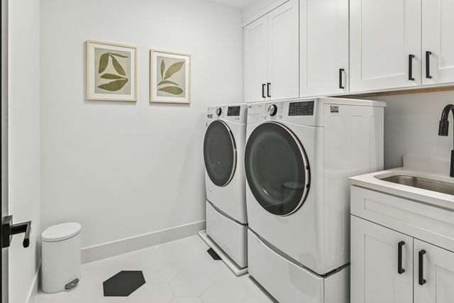 2708 N Albany Avenue, Chicago, IL 60647