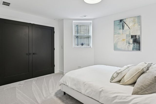 2708 N Albany Avenue, Chicago, IL 60647