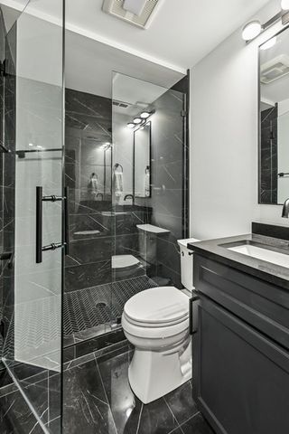 2708 N Albany Avenue, Chicago, IL 60647