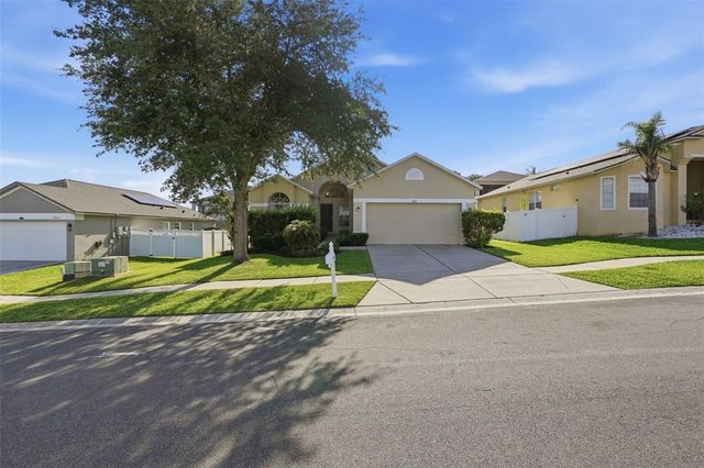 7912 MERCHANTVILLE CIRCLE, Zephyrhills, FL 33540