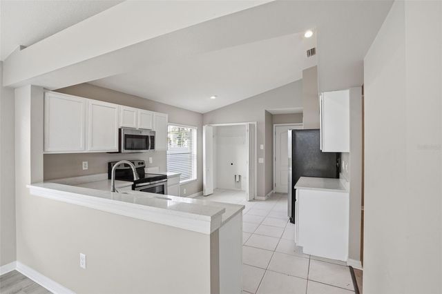 7912 MERCHANTVILLE CIRCLE, Zephyrhills, FL 33540